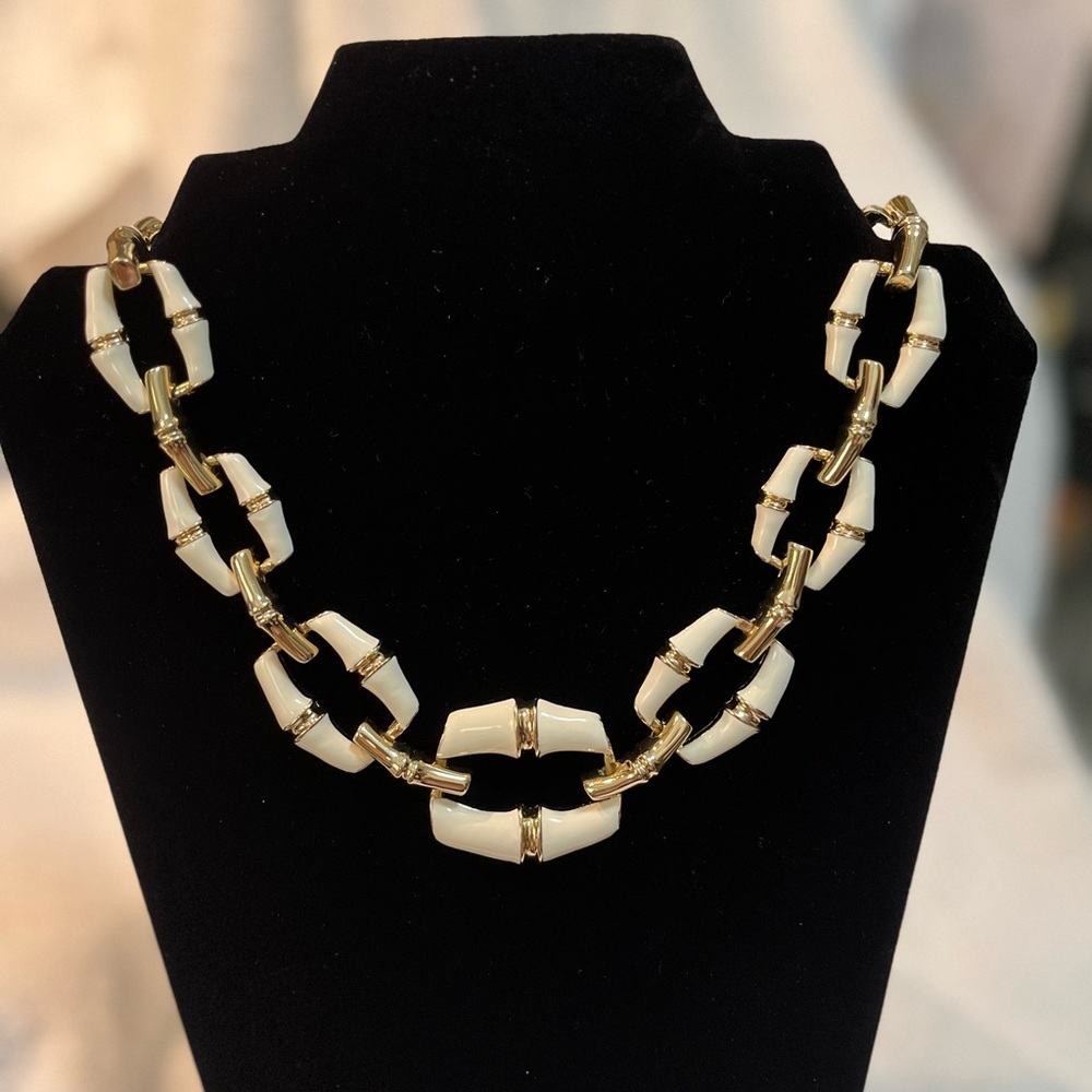 Elegant Gold and Cream Enamel Fashion Necklace